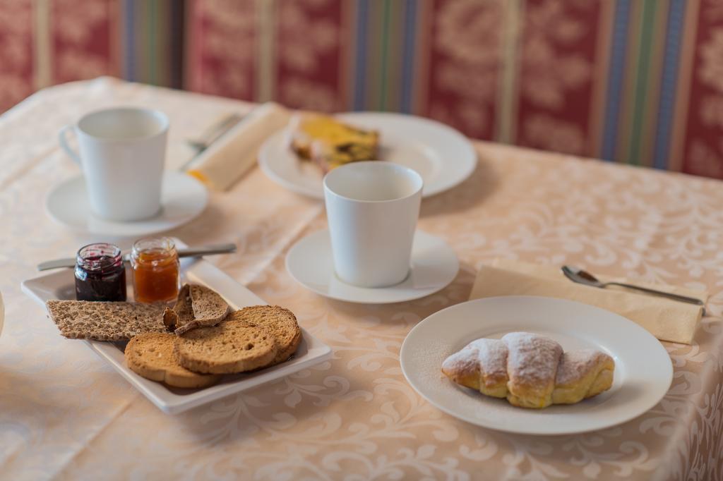 ברוניקו Hotel Garni Hochgruber מראה חיצוני תמונה